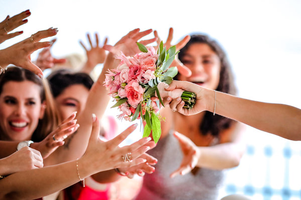 Photograph Mischa Baettig Bouquet Toss on One Eyeland