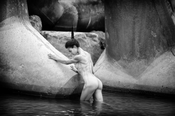 Photograph Roberto Manetta The Young Daughter Of Hercules on One Eyeland