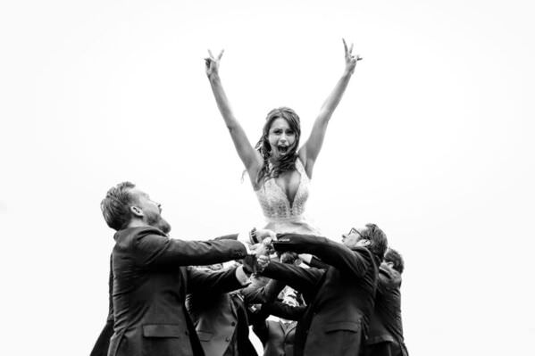 Photograph Mischa Baettig Flying Bride on One Eyeland