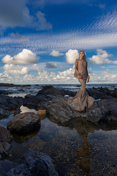 Photograph Heng Fu Ming Bride Alone on One Eyeland