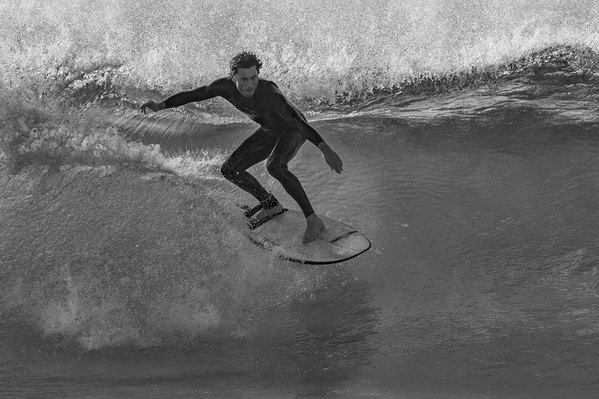 Photograph Steve Turner Winter Surf on One Eyeland