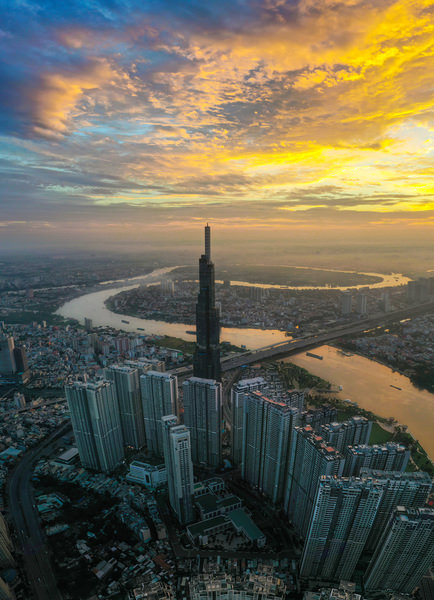 Photograph Do Trong Danh Sai Gon Landmark 81 on One Eyeland