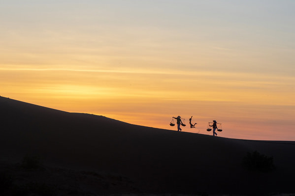 Photograph Do Trong Danh Desert Nam Cuong on One Eyeland