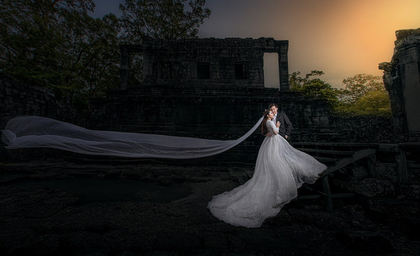 Photograph Berry Holly Pre Wedding Groom And Bride on One Eyeland
