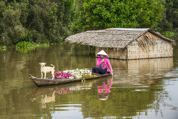 Photograph Do Trong Danh Lady And Flower Nenuphar on One Eyeland