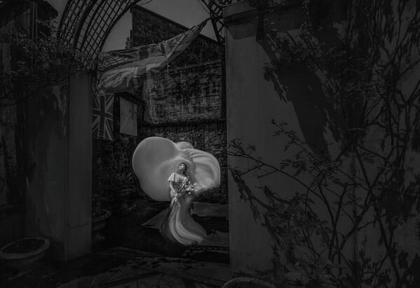 Photograph Pore Ooi Brides Alone on One Eyeland