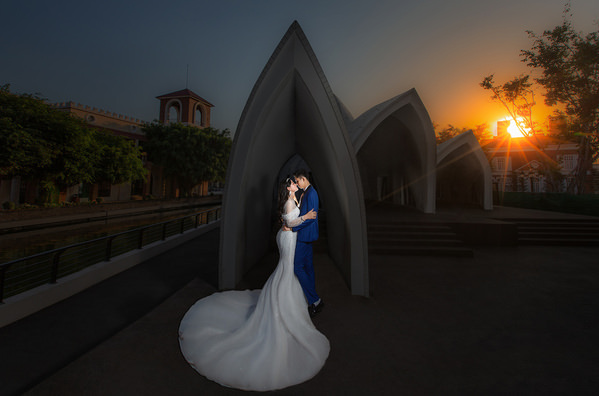 Photograph Berry Holly Pre Wedding Groom And Bride on One Eyeland