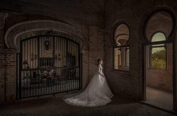 Photograph Pore Ooi Brides Alone on One Eyeland