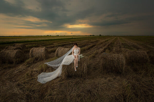 Photograph Pore Ooi Brides Alone on One Eyeland
