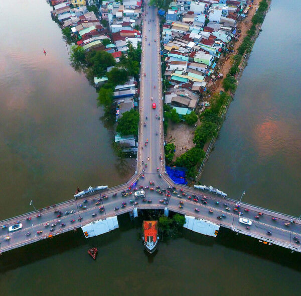 Photograph Do Trong Danh Letter Y Bridge on One Eyeland