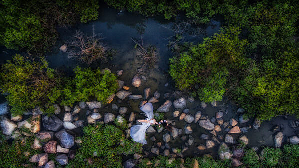 Photograph Pore Ooi Couple Together on One Eyeland