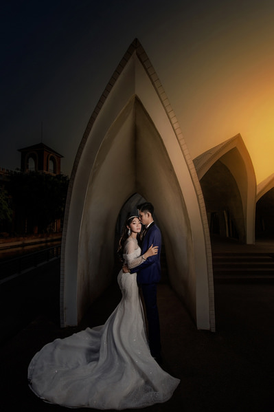 Photograph Berry Holly Pre Wedding Groom And Bride on One Eyeland