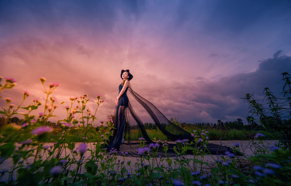 Photograph Pore Ooi Brides Alone on One Eyeland