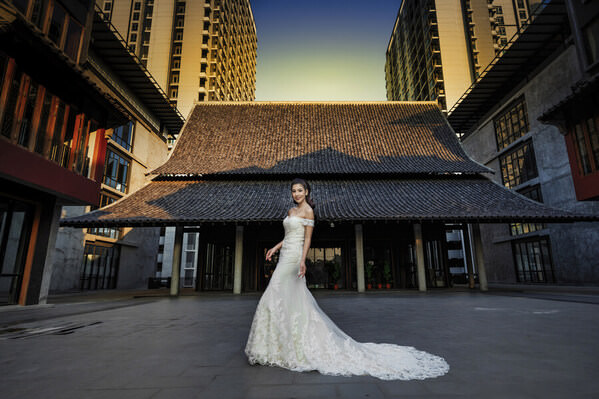 Photograph Heng Fu Ming Brides Alone on One Eyeland