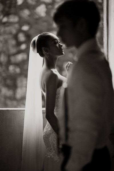 Photograph Berry Holly Pre Wedding Groom And Bride on One Eyeland