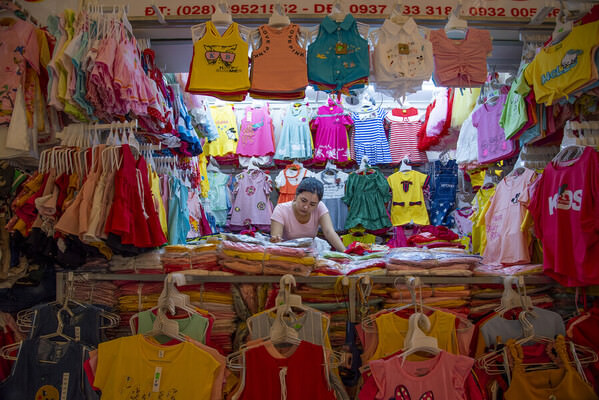 Photograph Do Trong Danh Vietnamese Traditional Market on One Eyeland