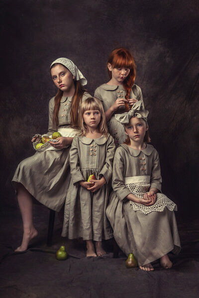 Photograph Hanna Derecka Sisters on One Eyeland