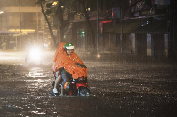 Photograph Do Trong Danh Inundation on One Eyeland