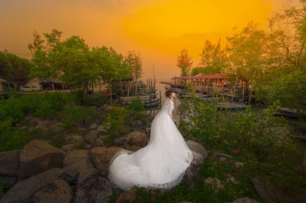 Photograph Pore Ooi Brides Alone on One Eyeland