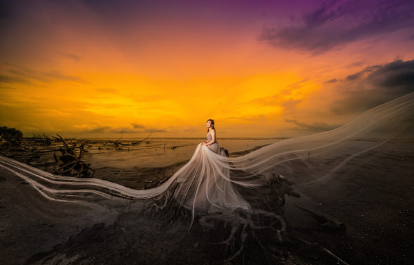Photograph Pore Ooi Brides Alone on One Eyeland