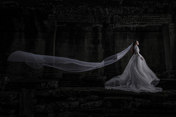 Photograph Berry Holly Pre Wedding Bride Alone on One Eyeland
