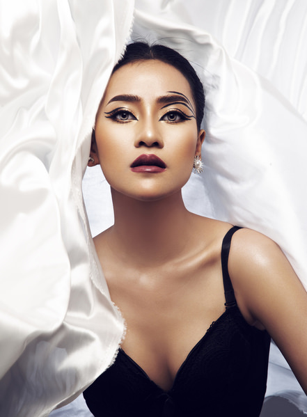 Photograph Berry Holly Lady Fashion on One Eyeland