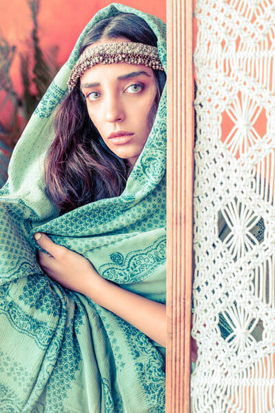 Photograph Arlen Keshishian Elin on One Eyeland
