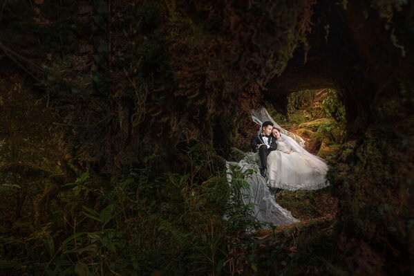 Photograph Tee Wen Love Story on One Eyeland
