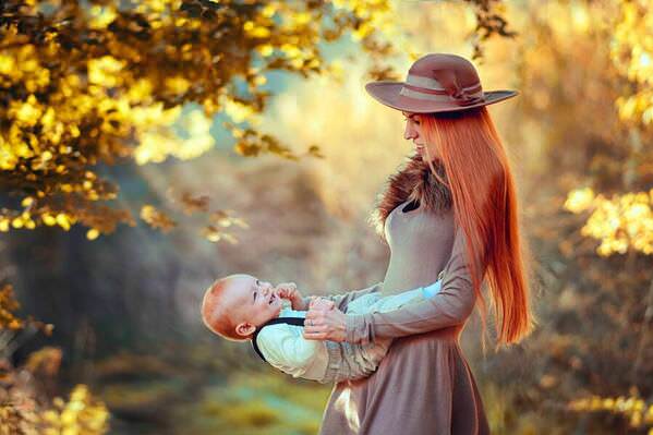 Photograph Katarina Sendzova Mother Love on One Eyeland
