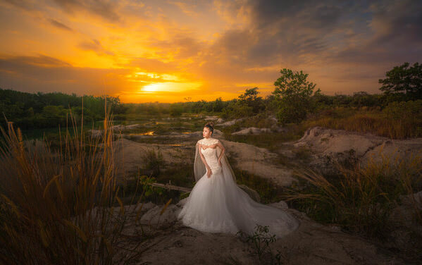 Photograph Pore Ooi Brides Alone on One Eyeland