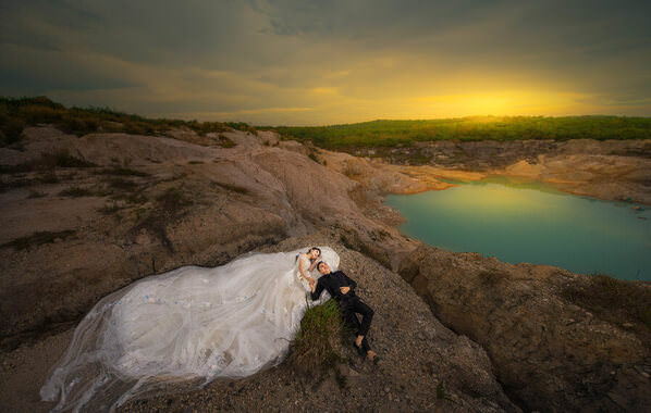 Photograph Pore Ooi Couple Together on One Eyeland