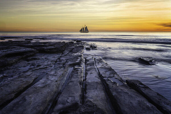 Photograph Graham Earnshaw The Sail Home on One Eyeland