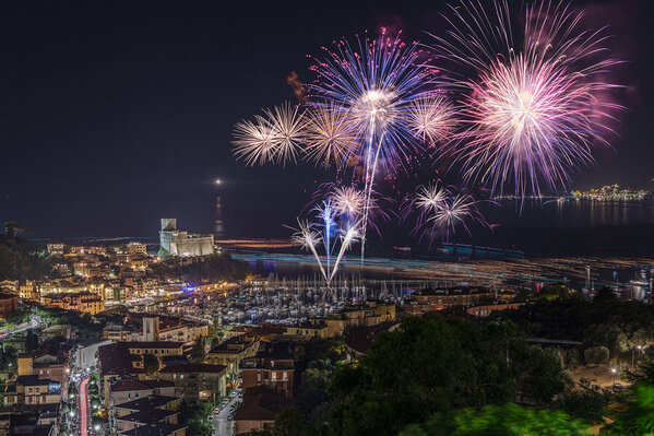Photograph Giovanni Laudicina Fireworks In Lerici on One Eyeland