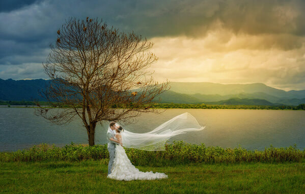 Photograph Pore Ooi Brides Alone on One Eyeland