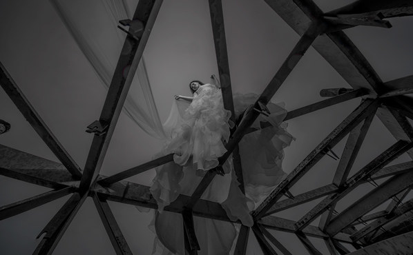 Photograph Pore Ooi Brides Alone on One Eyeland