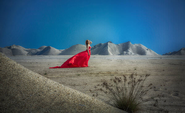Photograph Pore Ooi Brides Alone on One Eyeland