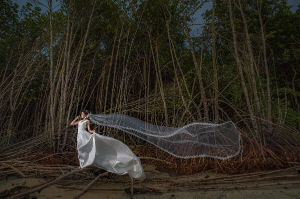 Photograph Pore Ooi Brides Alone on One Eyeland
