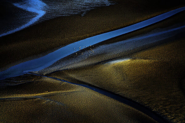 Photograph Graham Earnshaw Morning Dance on One Eyeland