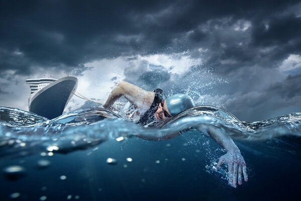 Photograph Lustre Photoproduction Swimmer on One Eyeland