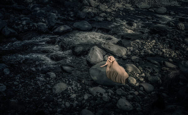 Photograph Pore Ooi Brides Alone on One Eyeland