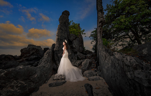 Photograph Pore Ooi Brides Alone on One Eyeland