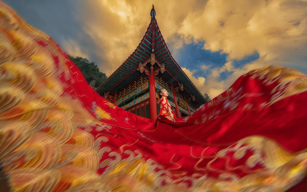 Photograph Pore Ooi Brides Alone on One Eyeland