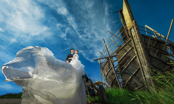 Photograph Pore Ooi Couple Together on One Eyeland