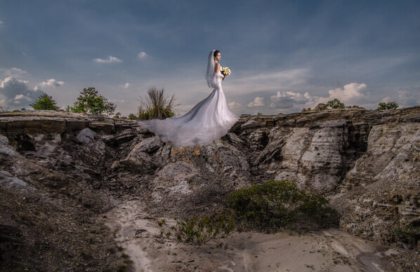 Photograph Pore Ooi Brides Alone on One Eyeland