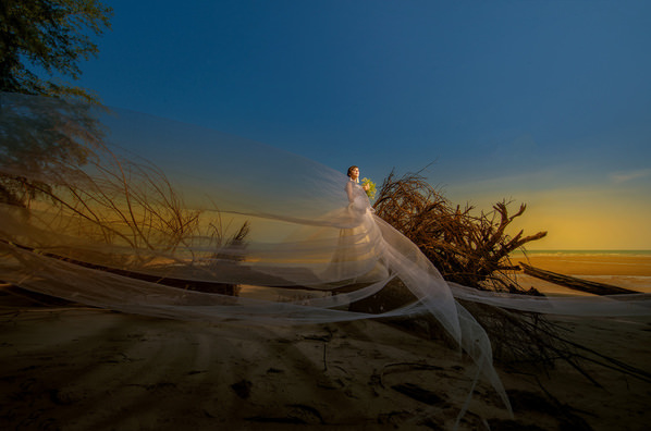 Photograph Pore Ooi Brides Alone on One Eyeland