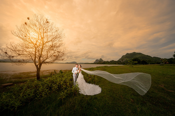 Photograph Pore Ooi Couple Together on One Eyeland