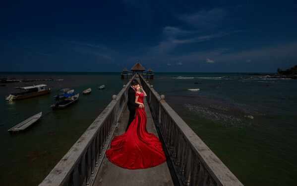 Photograph Pore Ooi Couple Together on One Eyeland