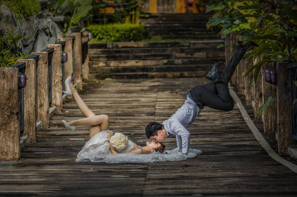 Photograph Pore Ooi Couple Together on One Eyeland
