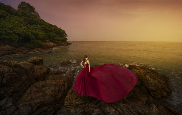 Photograph Pore Ooi Brides Alone on One Eyeland