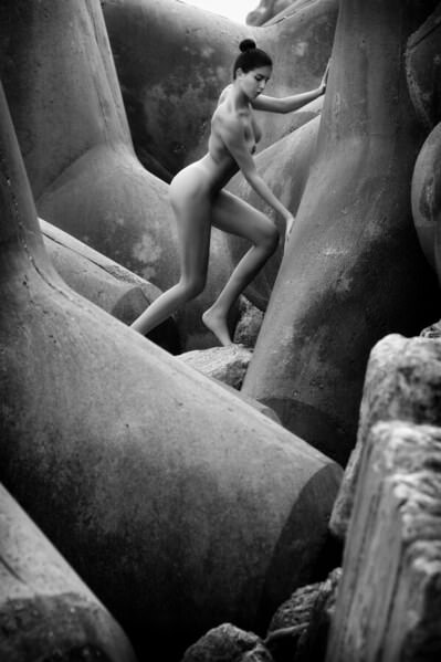 Photograph Roberto Manetta Strenght on One Eyeland